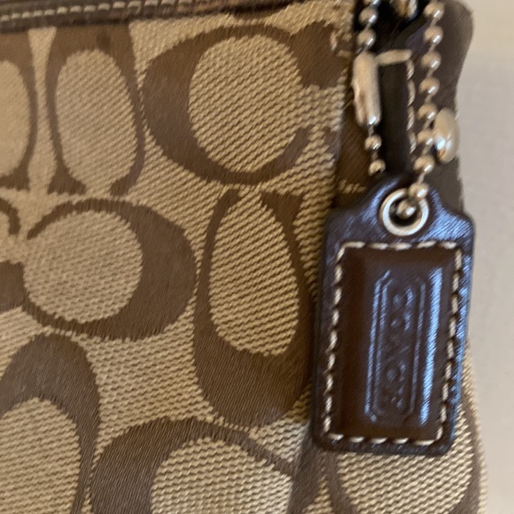 Coach bag. - Picture 2 of 4